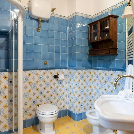 Casa Paggetti 8, Emma Villa